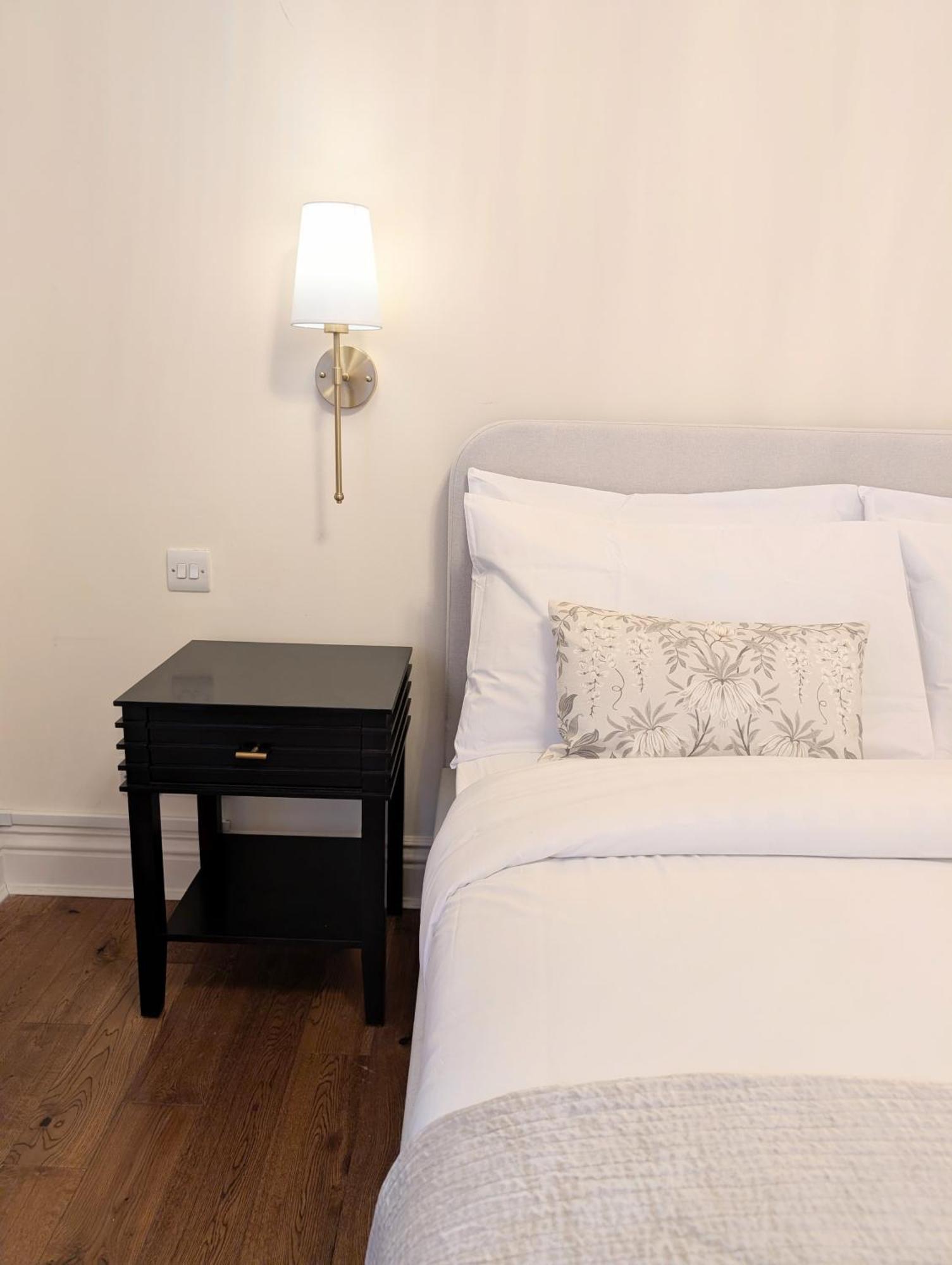 Mayfair Place 8 Yard Apartment London